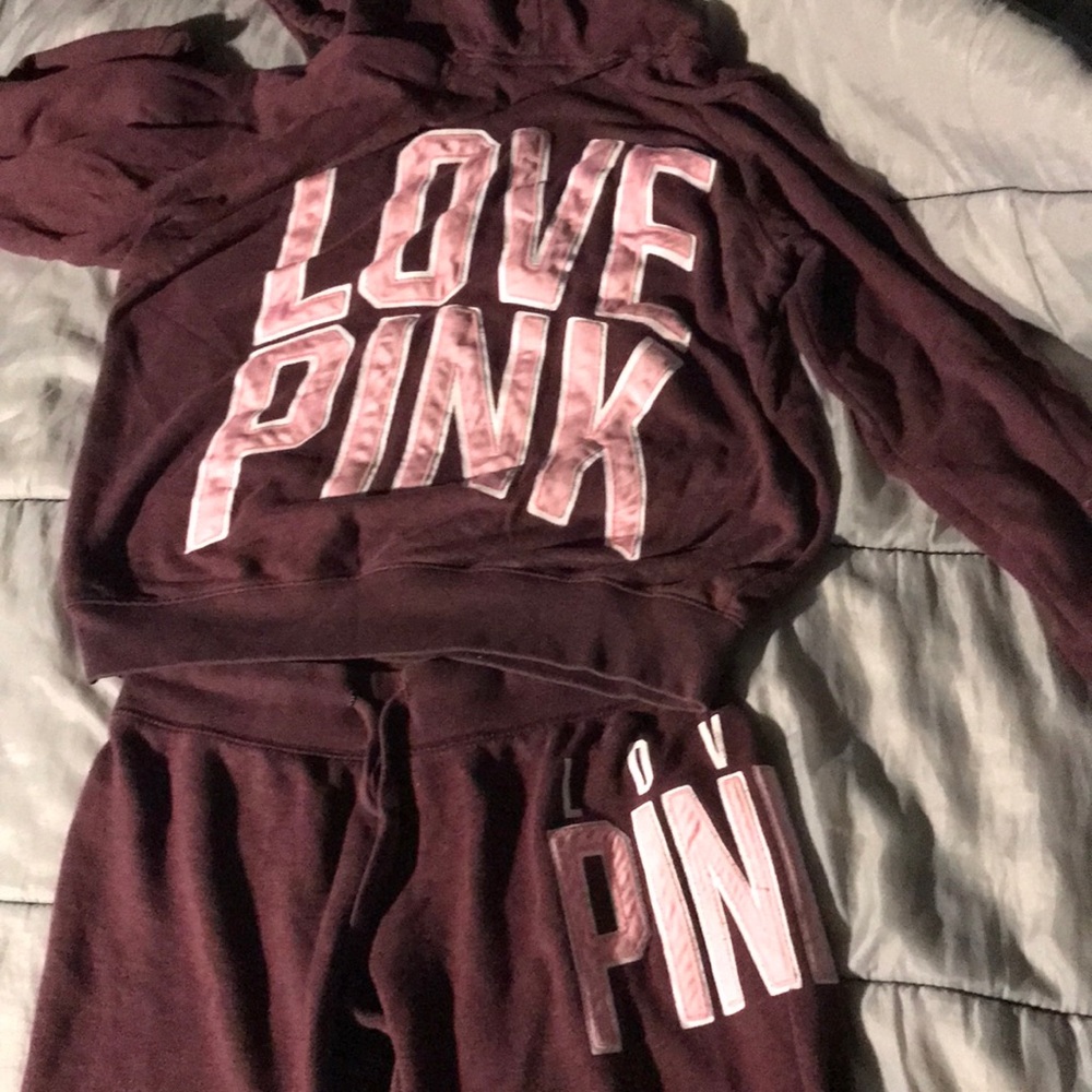 Outfit - Picture 2 of 2